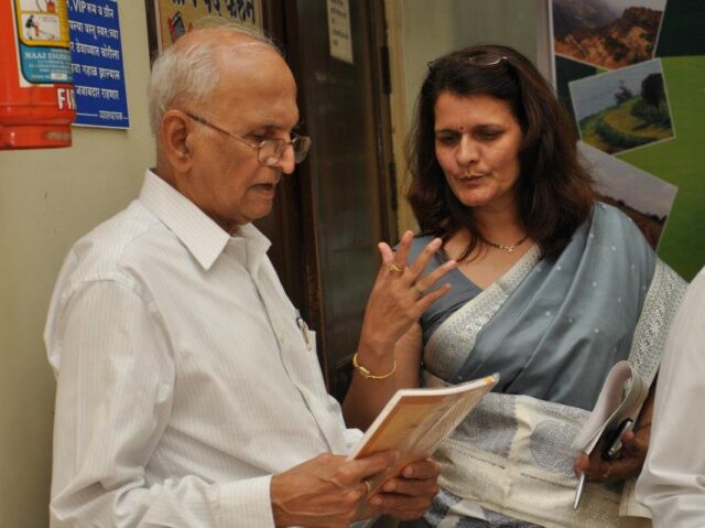 183781_520529027974293_89886895_n