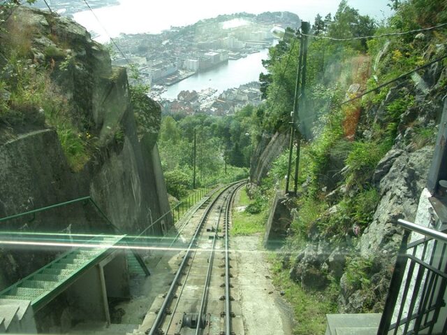 23491_113195525374314_384035_n